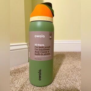 Owala 32 oz bottle in camo cool